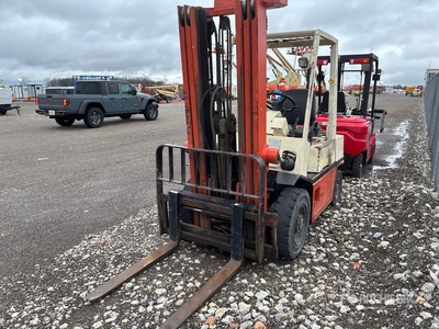 1994 Nissan KPH02A25V 3975 lb Pneumatic Tire Forklift