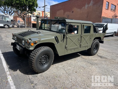 1989 AM General M998 HMMWV 4 Door Hard Top w/Truck Body
