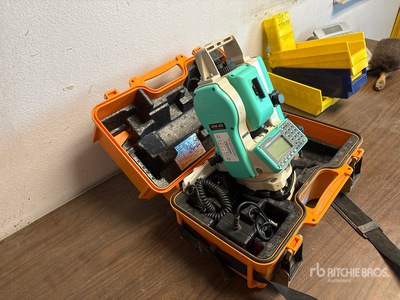 Nikon DTM-352 Total Station