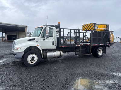 2014 International 4300 4x2 Attenuator Truck