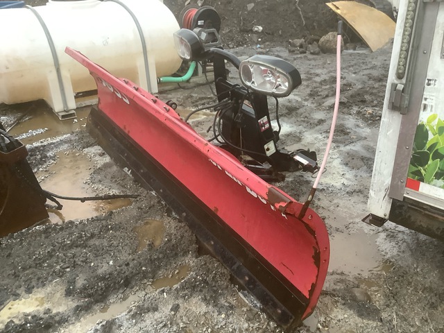 2015 Boss 9 ft 1 Way Snow Plow - Fits Truck 2015 Boss 9 ft 1 Way Snow Plow - Fits Truck