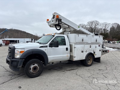 2016 Altec AT235 35 ft on 2016 Ford F-450 XL 4x2 Bucket Truck