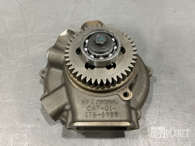 CAT 352-2077 Cooling System Pump