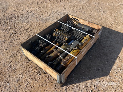 Hydraulic cylinders, solenoid valves, hydraulic control valves - 1 pallet その他 - 機械部品