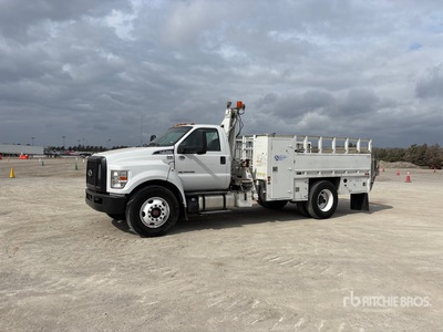 2019 Ford F-750 4x2 Tire Service Truck