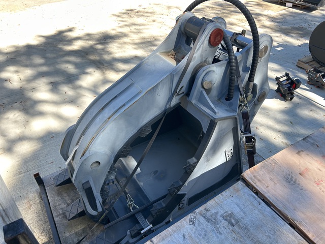 2023 ATTACH2 1060 mm Q/C Grapple Excavator Bucket (Unused)