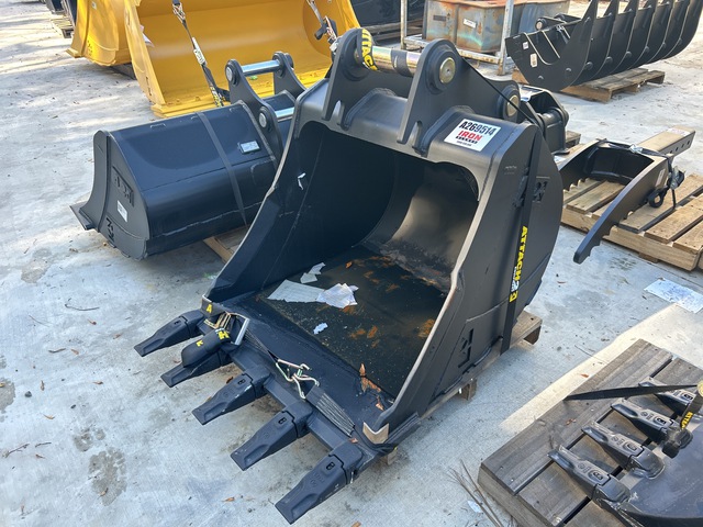 2023 ATTACH2 900 mm Q/C Digging Excavator Bucket - Fits 12 - 14 ton (Unused)