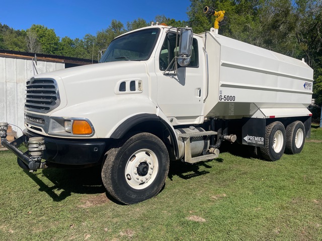 2005 Sterling L9500 5000 gal 6x4 Water Truck
