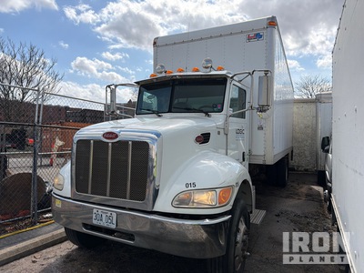 2014 Peterbilt 337 4x2 Gesloten vrachtwagen