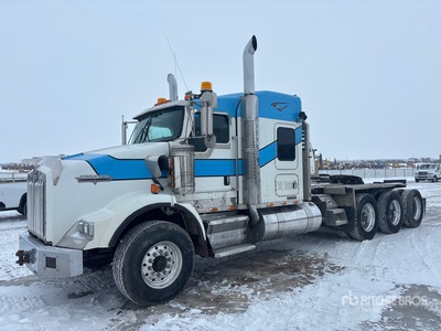 2006 Kenworth T800 8x6 Sleeper Winch Truck