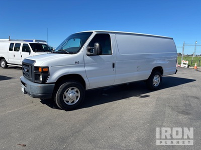 2010 (unverified) Ford E-350 فان نقل