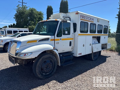 2002 International 4300 4x2 Crew Carrier Crew Carrier Autocarri - vari tipi (Inoperable)