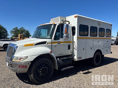 2002 International 4300 4x2 Crew Carrier Crew Carrier