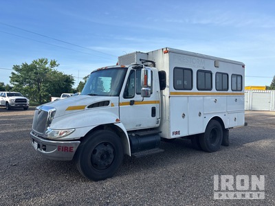2002 International 4300 4x2 Crew Carrier Crew Carrier
