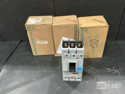 (18) Siemens FXD63M200 Circuit Breakers