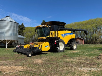 2014 New Holland CR8090 Cosechadora