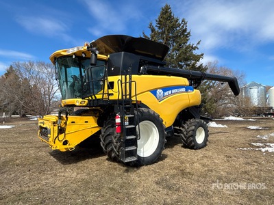 2014 New Holland CR8090 Cosechadora