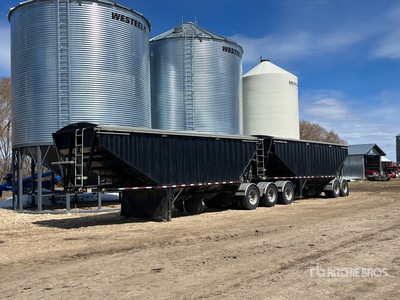 2005 Doepker 28 ft Tri/A Super B-Train Grain Trailer