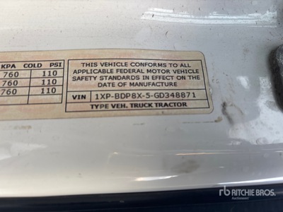 2016 Peterbilt 579 6x4 Cabeza Tractora Cabina Dormitorio