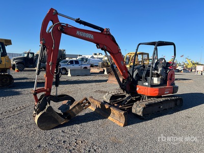 Kubota KX057-4 油圧ショベル