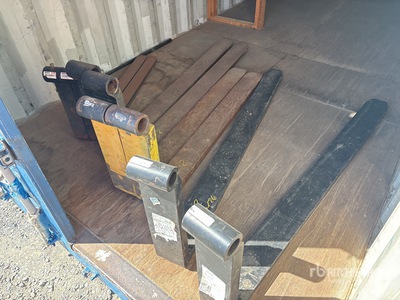 Quantity of (4) Horquillas para camion elevador