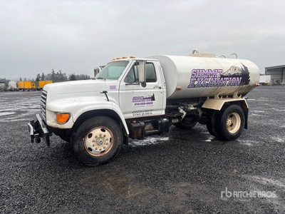 1998 Ford F-800 4x2 Water Truck