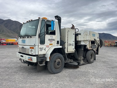 2004 Tymco on 2004 Freightliner FC80 Veegwagen