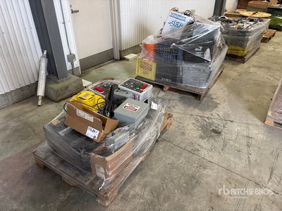 Quantity of (4) Pallets of Parts Articoli da ferramenta e di consumo