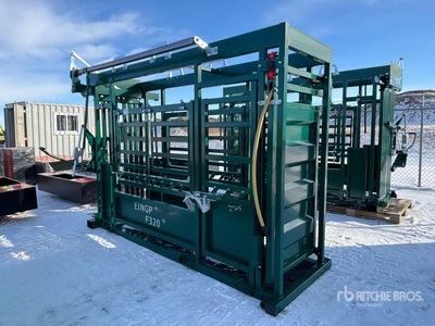 2025 F320 10 ft Cattle Chute