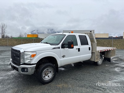 2016 Ford F-350 XLT 4x4 Crew Cab Camion à Plateau