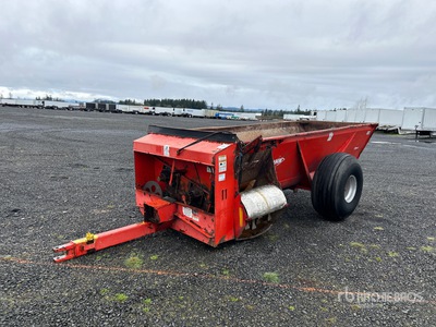 Kuhn Knight 8114 Dry Spinner S/A Manure Spreader
