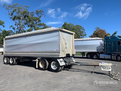 2021 Tefco 8.3 m Quad Dog End Dump Trailer
