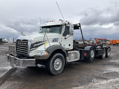 2019 Mack GR64B Granite 8x4 Ciężarówka typu Roll-Off