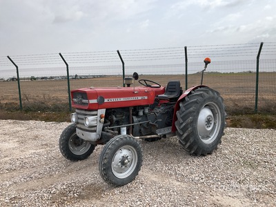 1972 Massey Ferguson 147 2WD Tractor