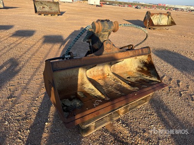 2021 ACB 2V 4IP1 CLBR M4 1570 mm Godet Orientable Hydraulic Tilting バケット