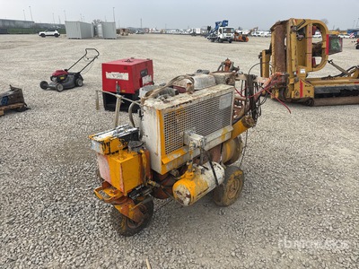 2004 CMC L901TP Paint Striper