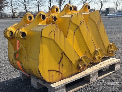 Quantity of (3) 700 mm Baggerlöffel (Unused)