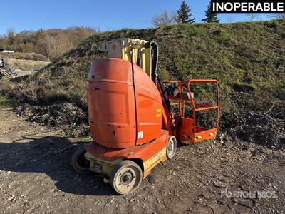 2013 JLG T10E Nacelle A Mat Droit Vertical Vertical Mast Lift (Inoperable)