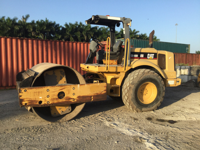 Cat CS-563D Vibratory Single Drum Compactor