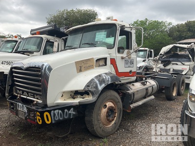 2011 Mack GU813E Kabina i podwozie (Inoperable)