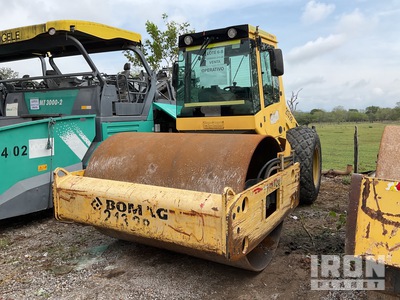 2015 Bomag BW211 D40 Gładka zagęszczarka bębnowa