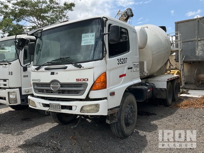2012 Hino FM1JLUD Camion mélangeur (Inoperable)