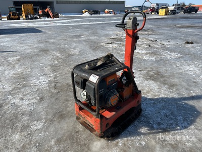 Mikasa MVH-406DSZ Reversible Vibratory Plate Compactor