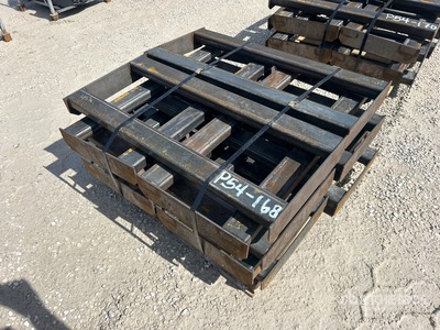 Quantity of (10) 2025 Kit Containers QT-F-Blank Plaque de montage accessoire chargeuse