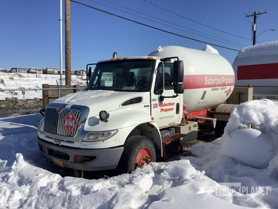 2011 International 4300 4x4 شاحنة توصيل غاز البروبان