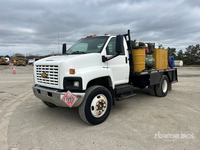 2004 Chevrolet C6500 4x2 Camion de combustible y lubricacion