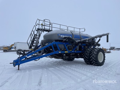 2018 New Holland P4580 580 bu Tow-Between عربة هوائية