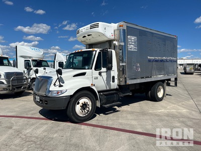 2007 International 4300 DT466 4x2 Camions - frigorifiques
