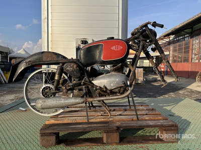 GILERA دراجة كلاسيكية