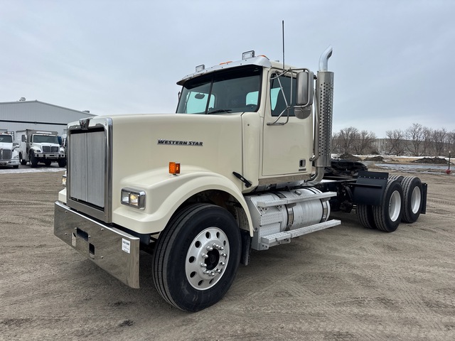 2015 Western Star 4900FA 6x4 T/A Day Cab Truck Tractor